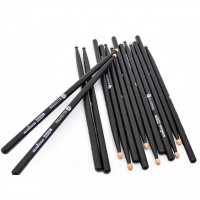 10104002 Colored Series Bluefire 5A BLACK Барабанные палочки, орех гикори, черные, HUN