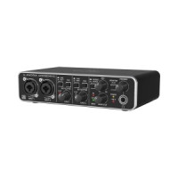 Аудиоинтерфейс USB BEHRINGER UMC204HD, 2входа, 4 выхода, микр. предусилители MIDAS, 24-Bit/192 kHz