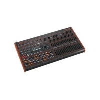 16 инструментов BEHRINGER LM DRUM, 109 звуков, регулятор уровня и панорамы, 16 пэдов, 128 паттерно